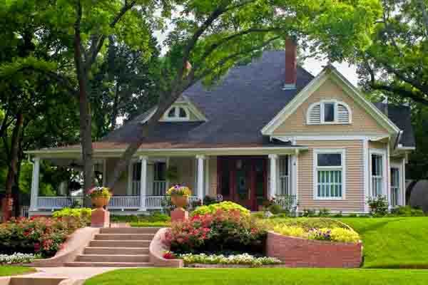 image of a new jersey home that has various shade trees for energy savings